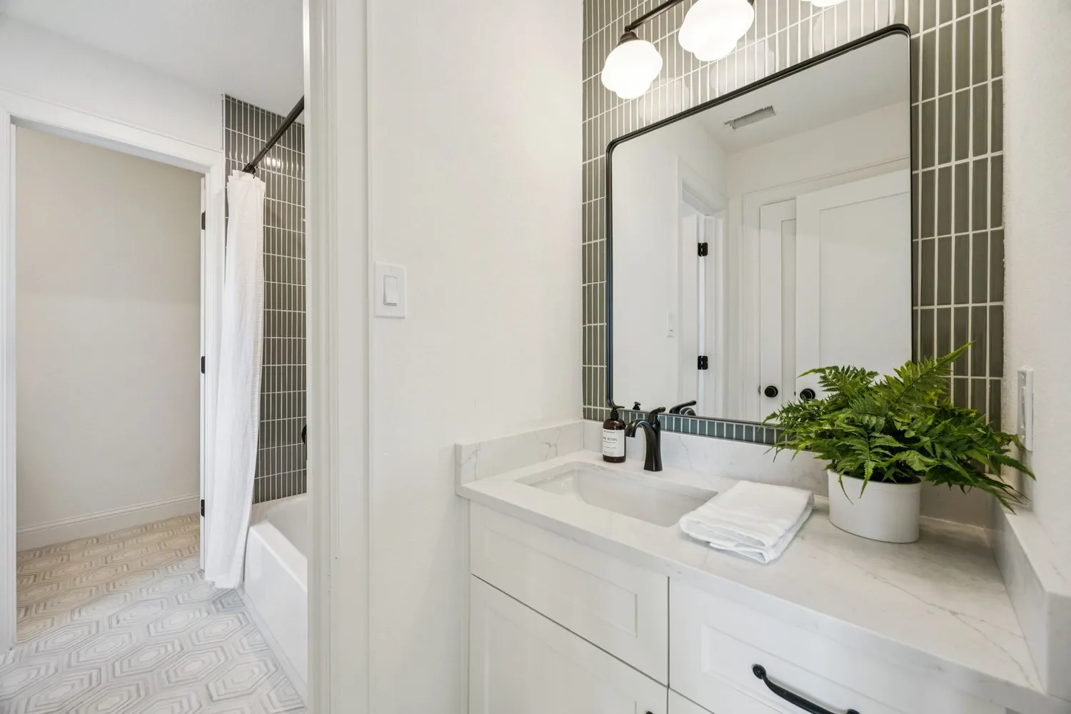 $1,295,000 | 104 Royal Oaks Drive, Double Oak, TX 75077