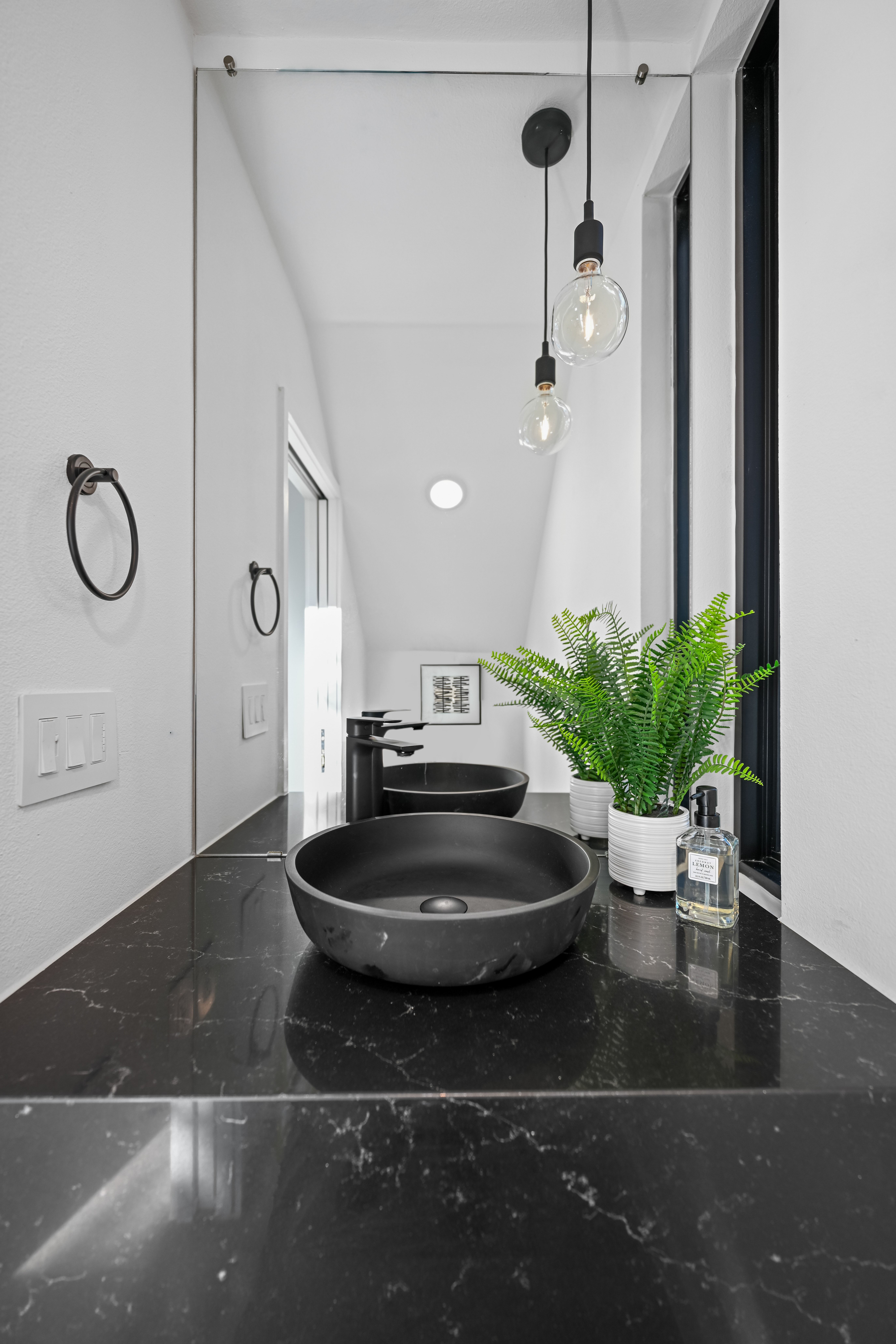 219 Lessin Lane, Unit 15 Austin, TX 78704 - Photo 27 of 53 Gallery Image 27