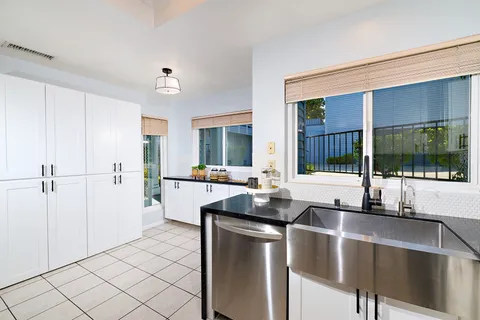 $985,000 | 11037 Caminito Vista Pacifica, San Diego, CA 92131