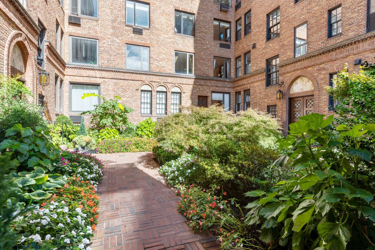 455 East 51st Street, Unit 6B Manhattan, NY 10022 - Photo 15 of 17 front view of a multi story building