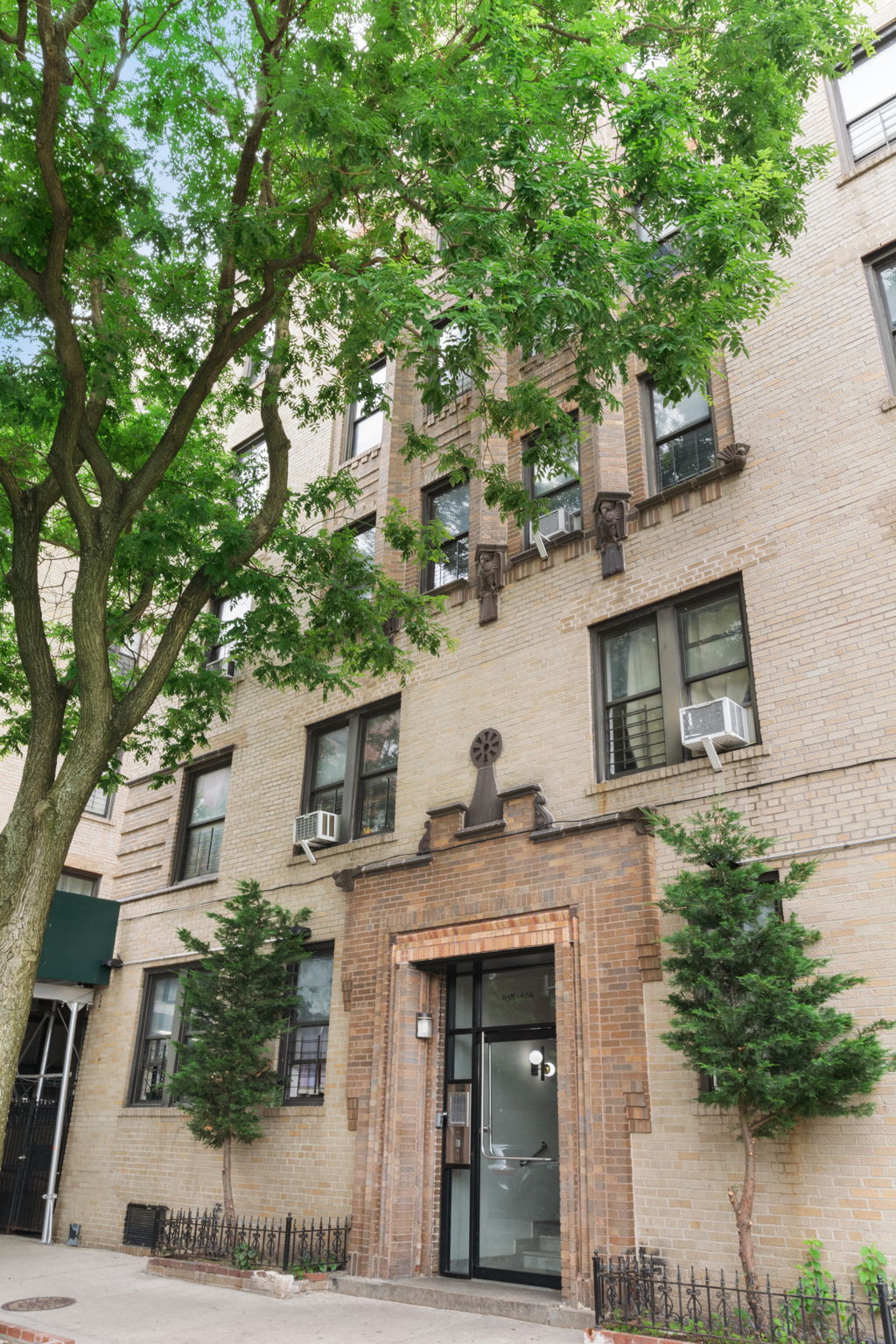 658 West 188th Street, Unit 2L Manhattan, NY 10040 - Photo 11 of 12