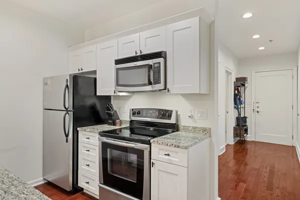 $500,000 | 1811 Chestnut Street, Unit 707, Philadelphia, PA 19103
