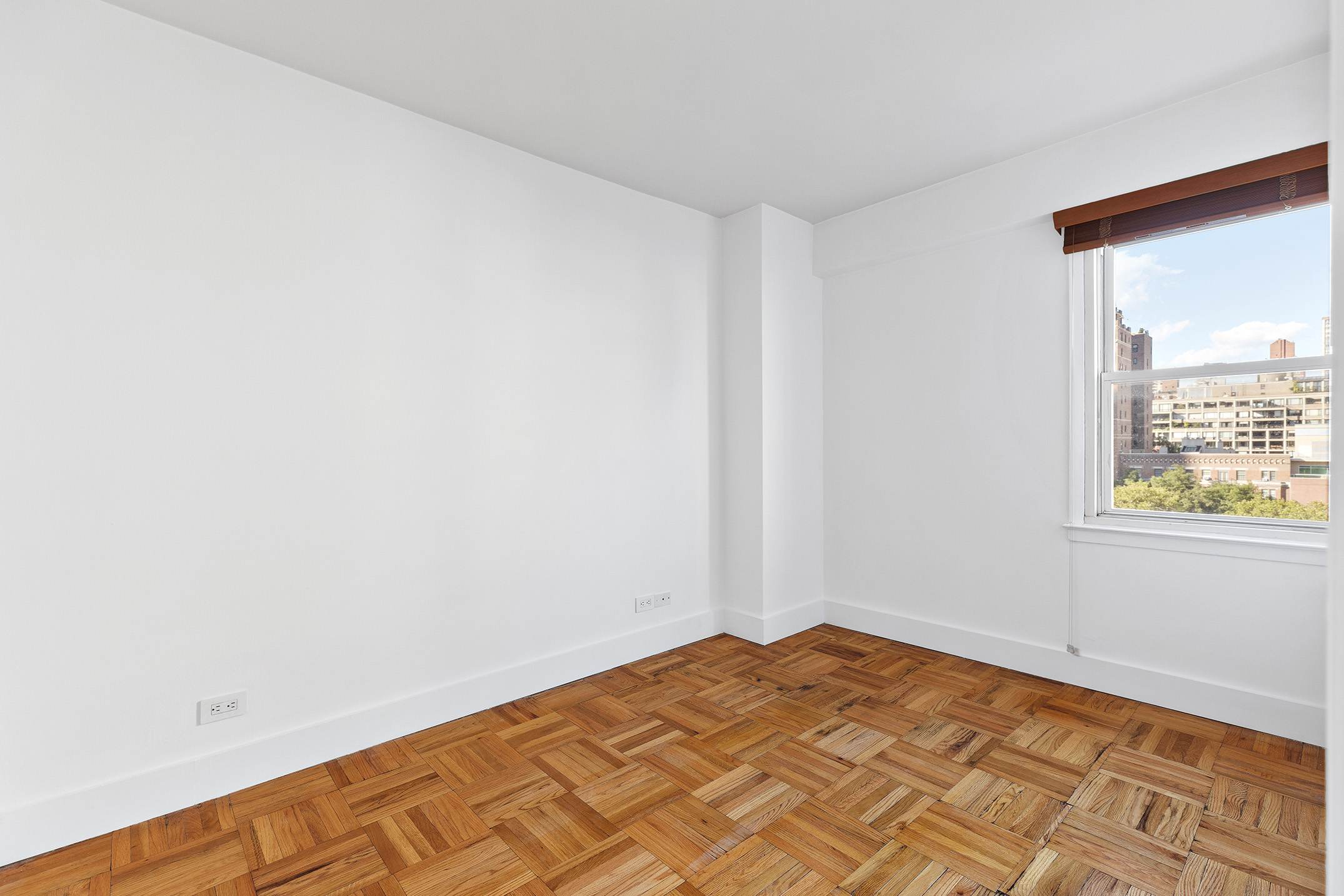 333 East 66th Street, Unit 11A Manhattan, NY 10065 - Photo 3 of 6