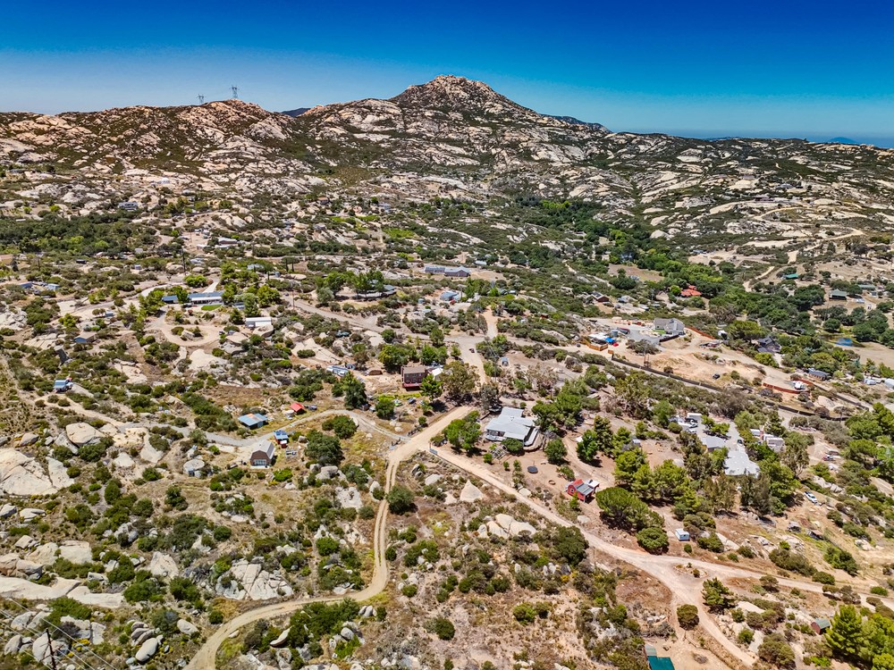 21038 Fog Ridge Alpine, CA 91901 - Photo 21 of 23