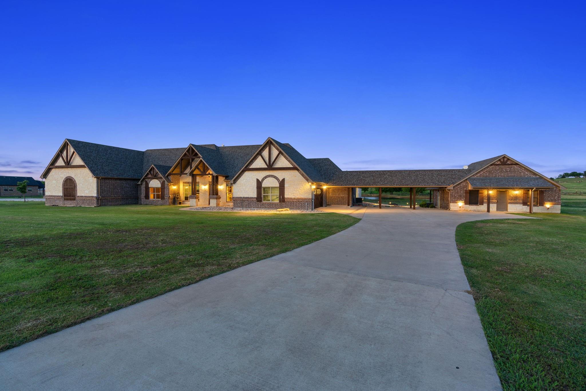 12190 Marion Road Sanger, TX 76266 - Photo 2 of 39 Gallery Image 2