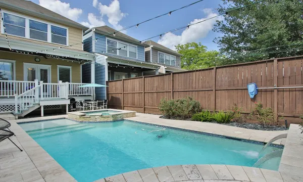 $774,000 | 1330 West 25th Street, Houston, TX 77008