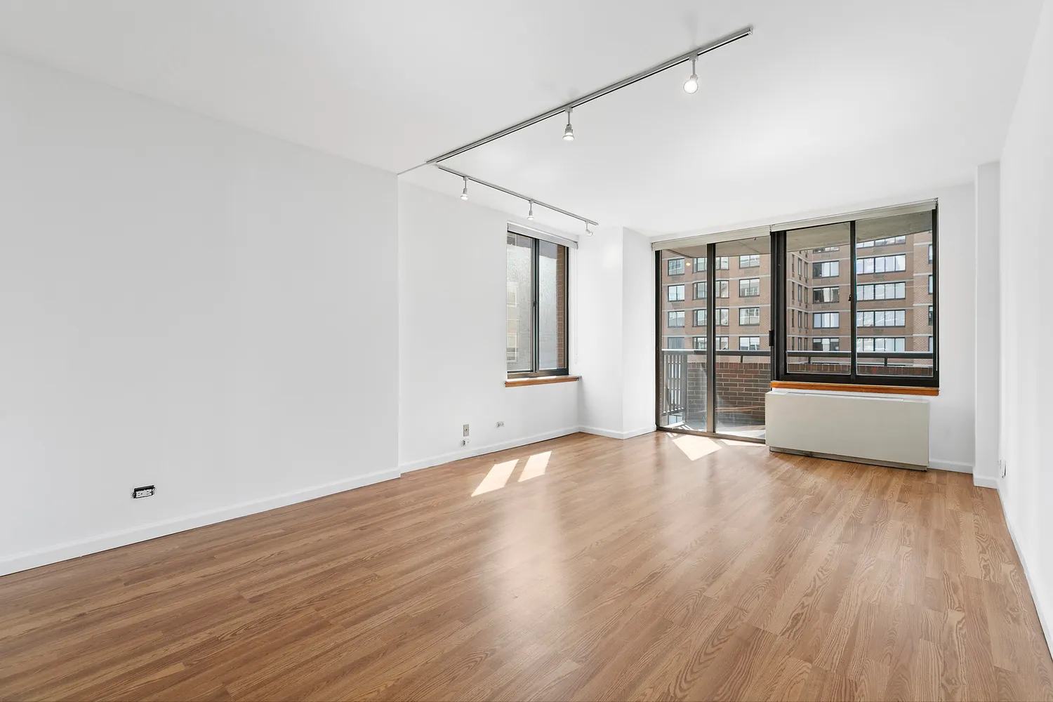 $1,150,000 | 157 East 32nd Street, Unit 8B | Kips Bay