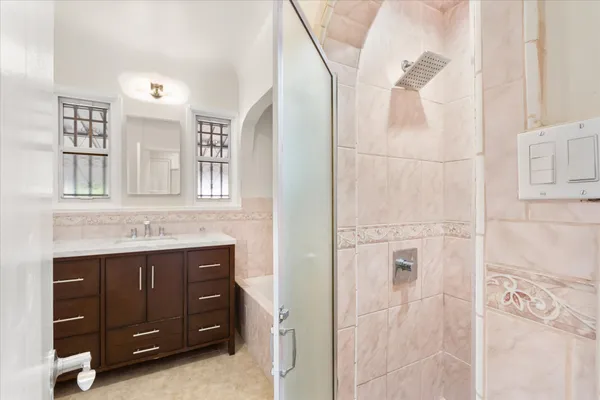 $824,995 | 10233 South 3rd Avenue, Inglewood, CA 90303