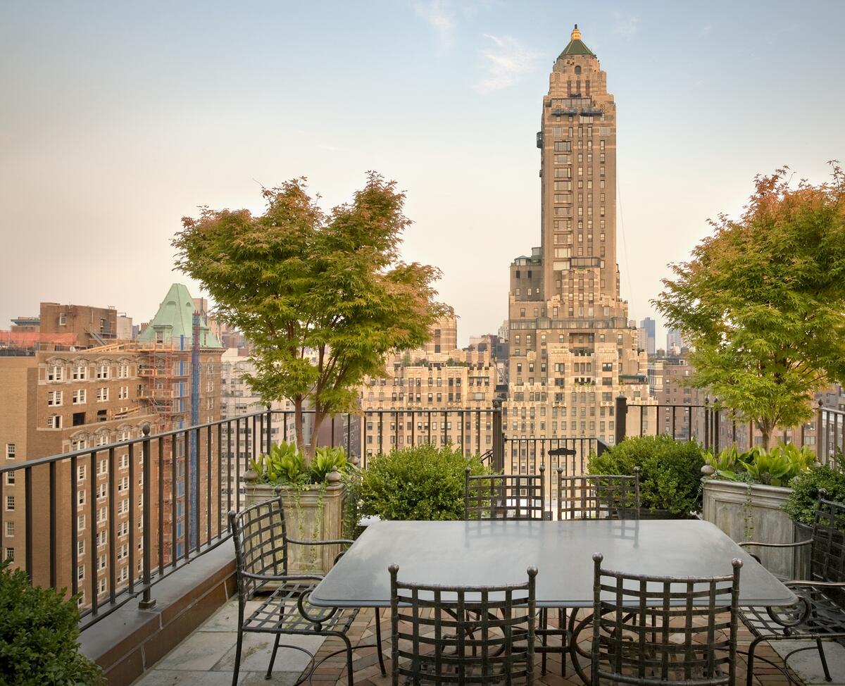 953 5th Avenue, Unit PH Manhattan, NY 10075 - Photo 23 of 27 a view of a city with tall buildings
