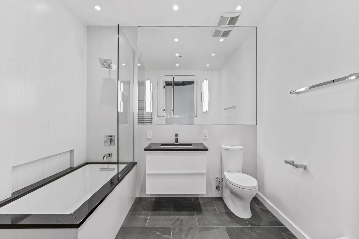 28 West 38th Street, Unit 5W Manhattan, NY 10018 - Photo 8 of 12