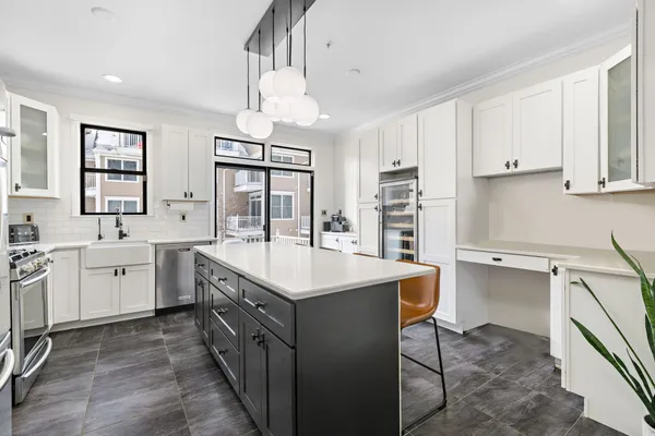 $8,000 | 436 Albany Court, West New York, NJ 07093