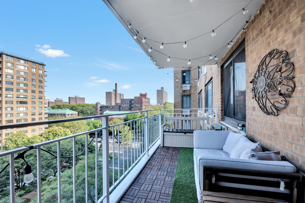 185 Hall Street, Unit 816 Brooklyn, NY 11205 - Photo 9 of 10