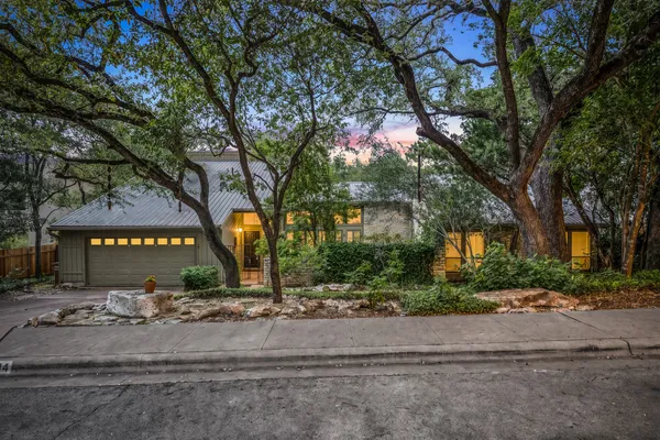 $1,830,000 | 1704 Bartoncliff Drive, Austin, TX 78704