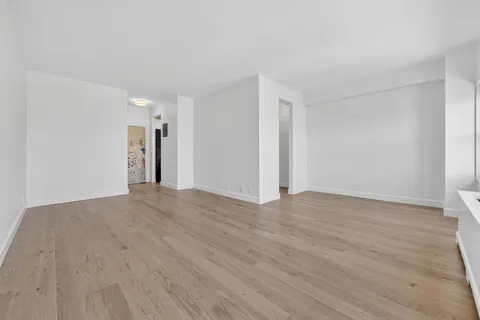 $675,000 | 160 West End Avenue, Unit 30M | Upper West Side