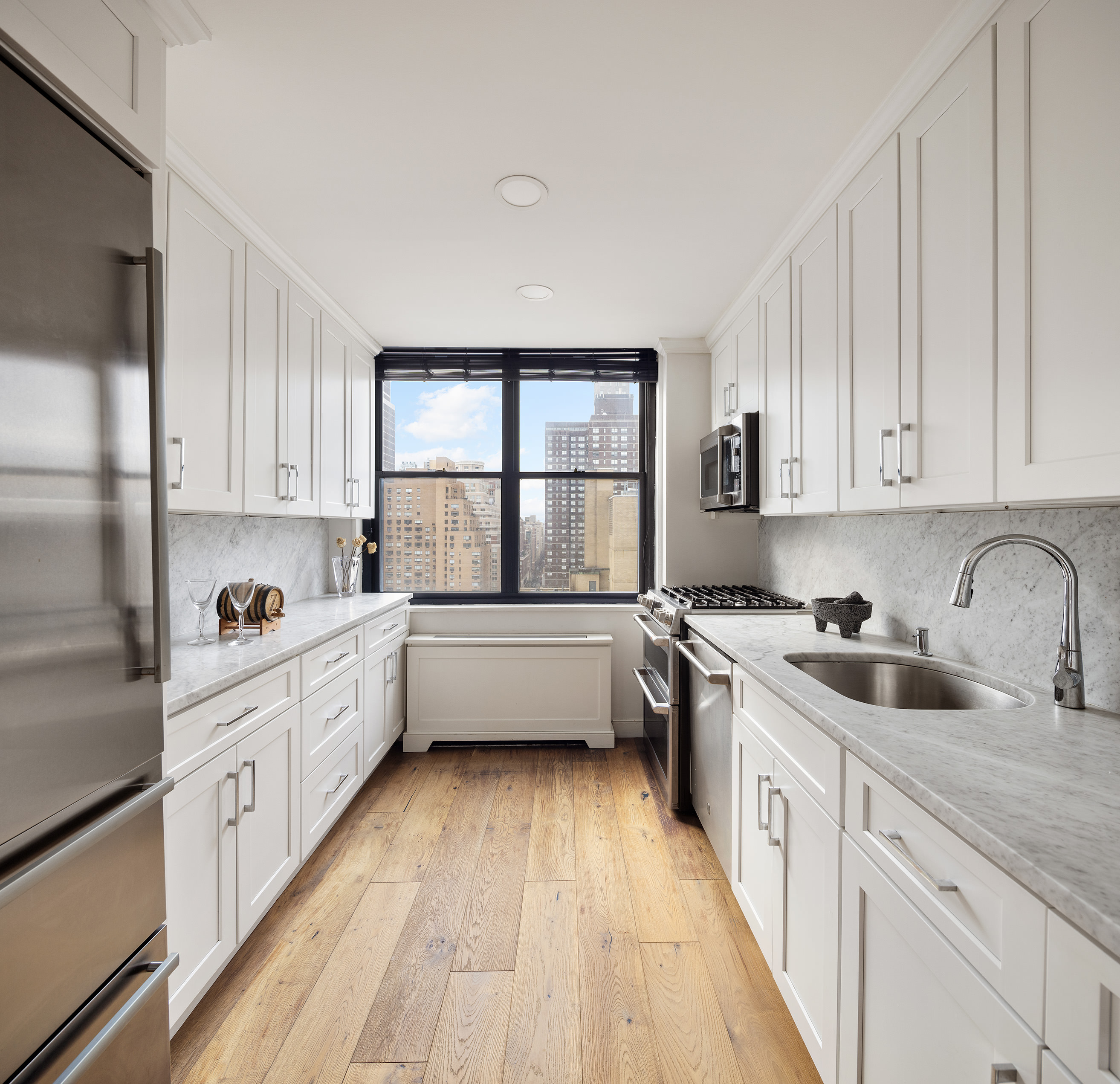 301 East 87th Street, Unit 23D Manhattan, NY 10128 - Photo 3 of 9