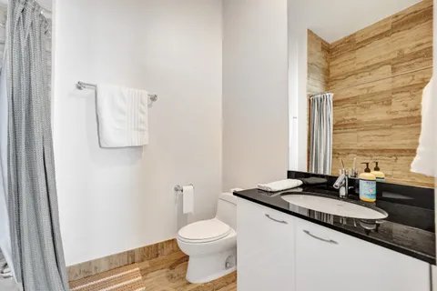 $3,149,000 | 15901 Collins Avenue, Unit 4301, Sunny Isles Beach, FL 33160