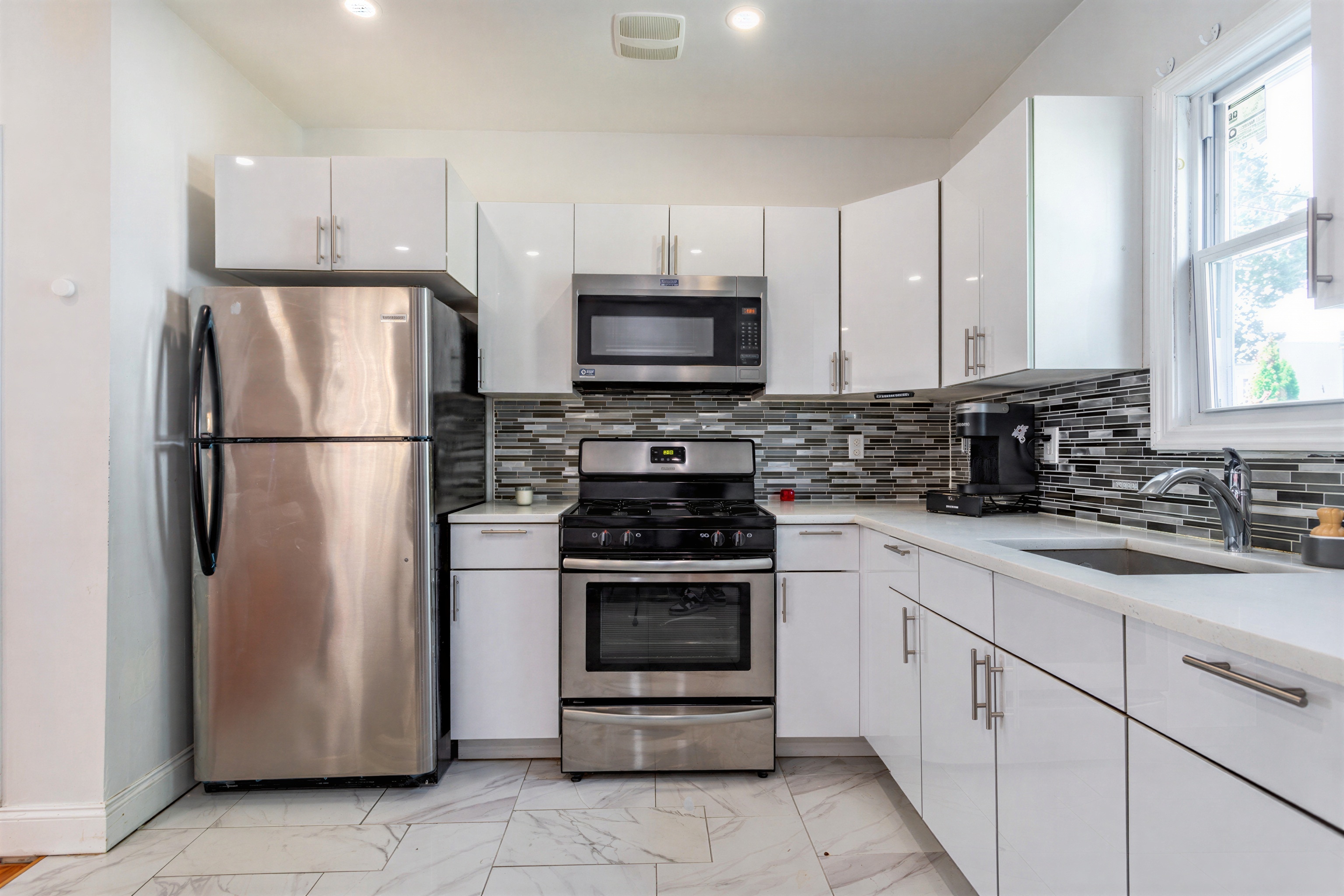 586 East 42nd Street Brooklyn, NY 11203 - Photo 12 of 24