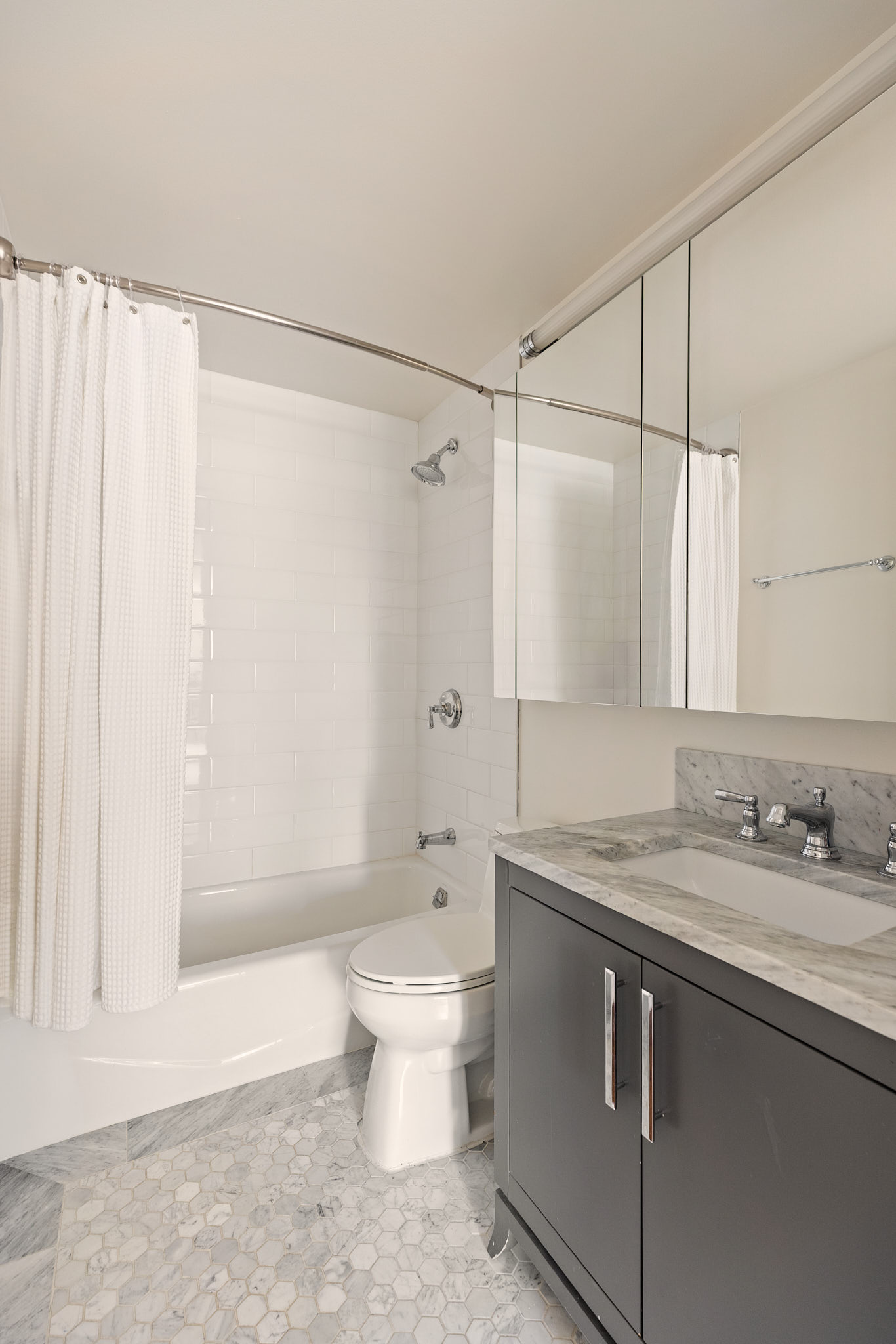 200 East 94th Street, Unit 1917 Manhattan, NY 10128 - Photo 16 of 27