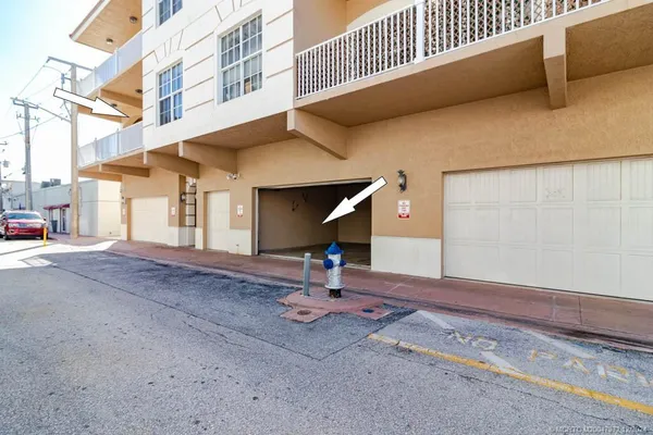 $4,000 | 47 Southwest Osceola Street, Unit UN206, Stuart, FL 34994