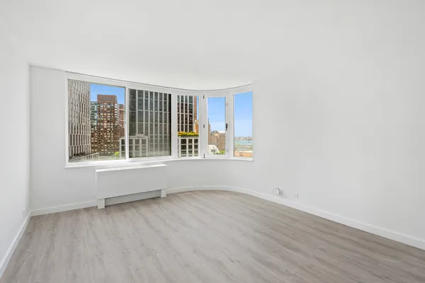 $6,250 | 295 Greenwich Street, Unit 9DN | TriBeCa