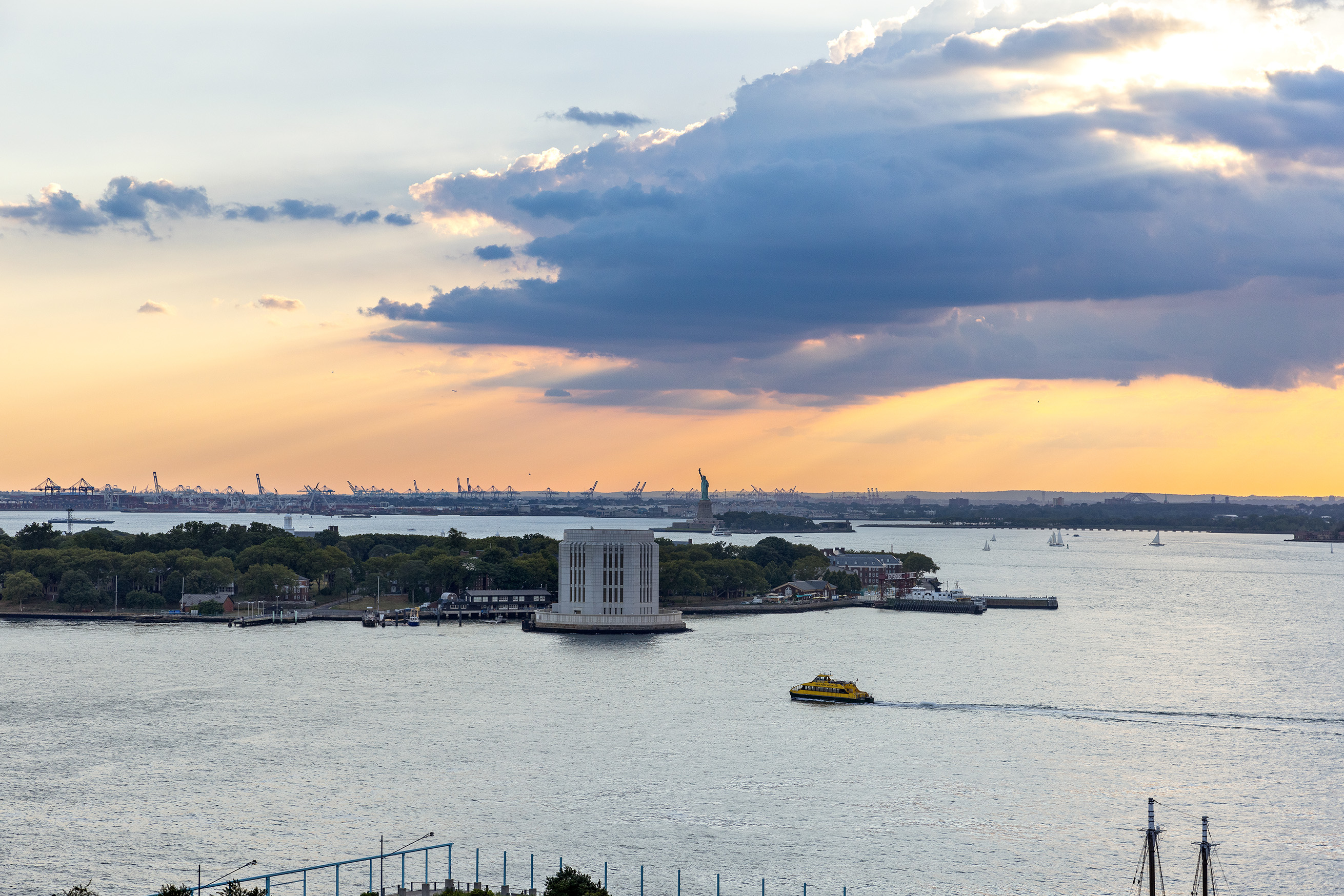 360 Furman Street, Unit 1215 Brooklyn, NY 11201 - Photo 15 of 19