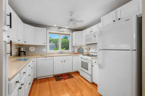 $579,000 | 1 Sandview Terrace, Mashpee, MA 02649