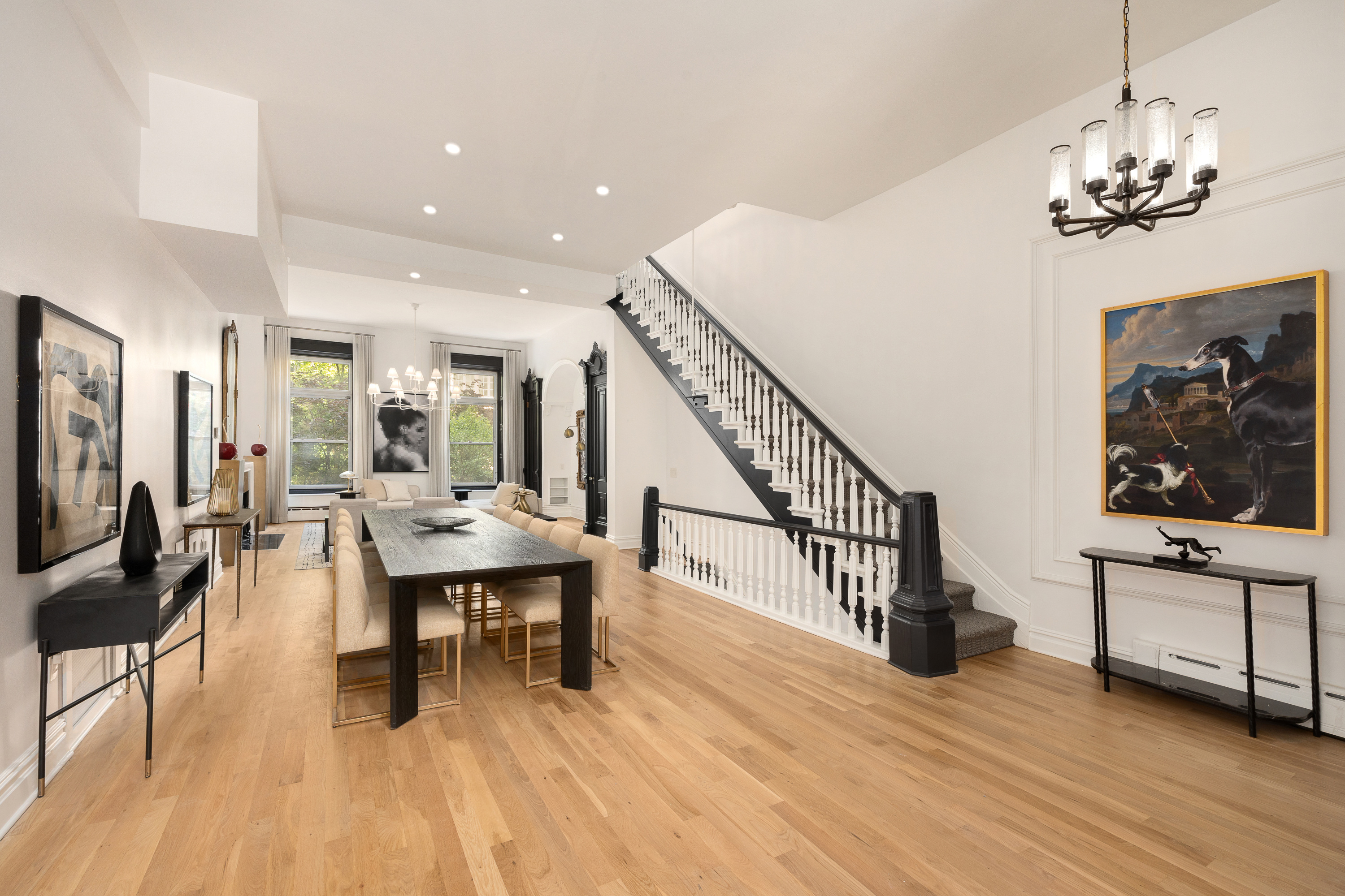 209 East 61st Street Manhattan, NY 10065 - Photo 3 of 26
