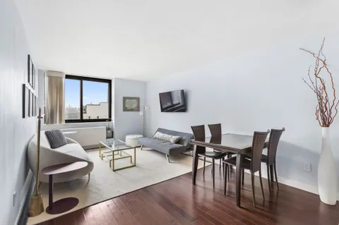 $850,000 | 376 Broadway, Unit 14E | TriBeCa