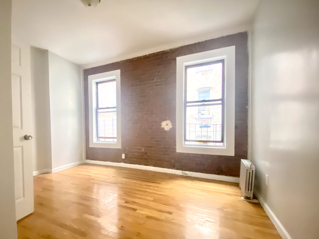 530 Isham Street, Unit 2A Manhattan, NY 10034 - Photo 4 of 7
