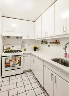 $1,625,000 | 275 Greenwich Street, Unit 2A | TriBeCa