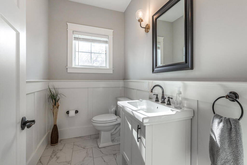 64 Valley View Road Waltham, MA 02452 - Photo 31 of 49