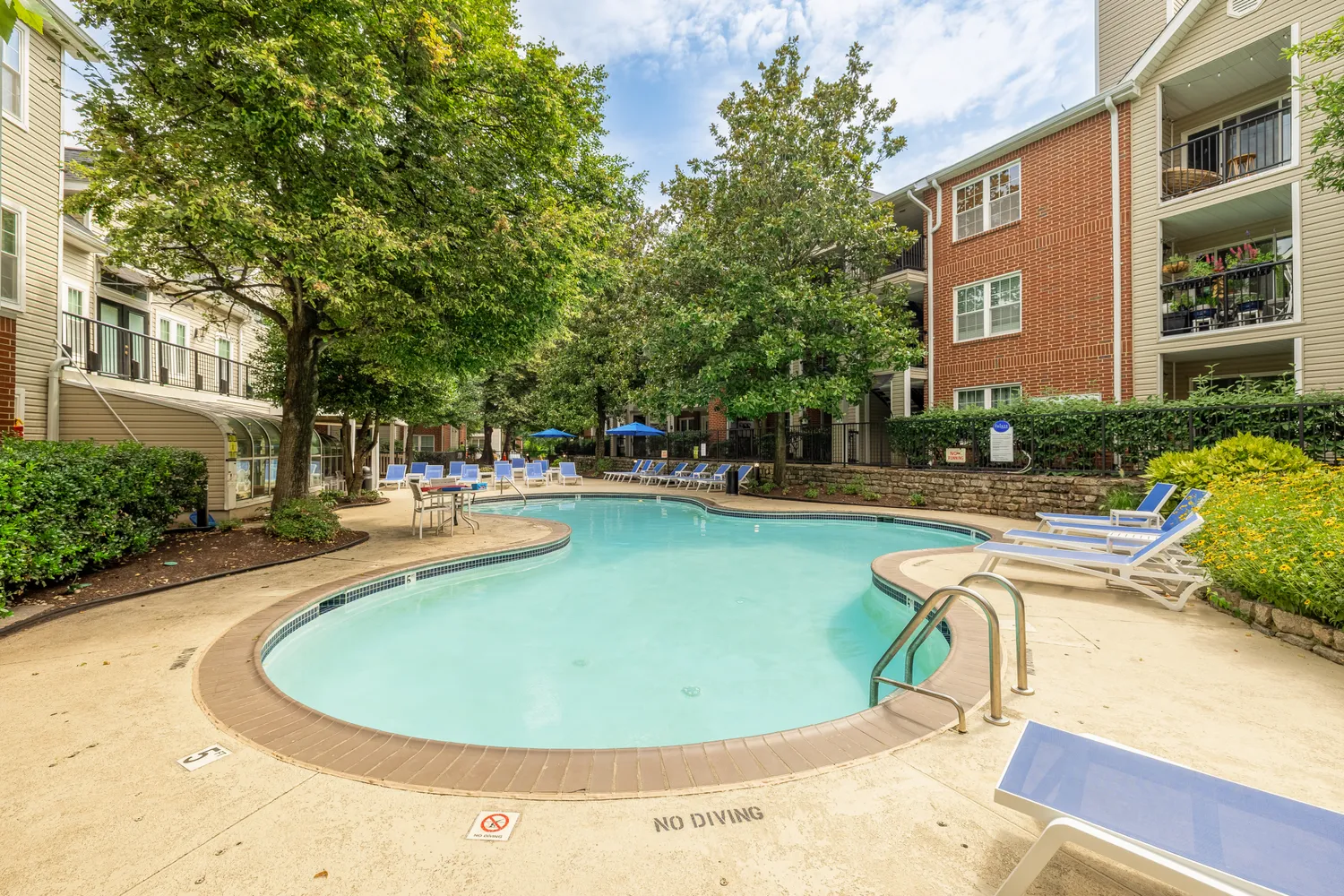 $275,000 | 3309 Wyndham Circle, Unit 3180, Alexandria, VA 22302