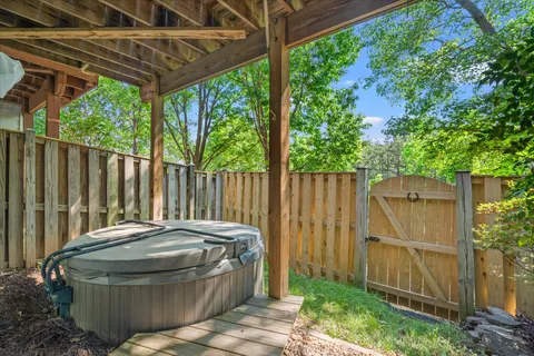 $719,000 | 5280 Kestrel Crossing Drive, Alexandria, VA 22312