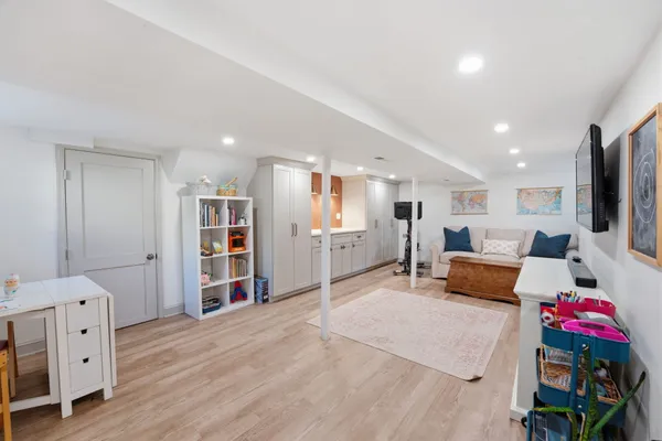 $1,100,000 | 7612 Virginia Avenue, Falls Church, VA 22043