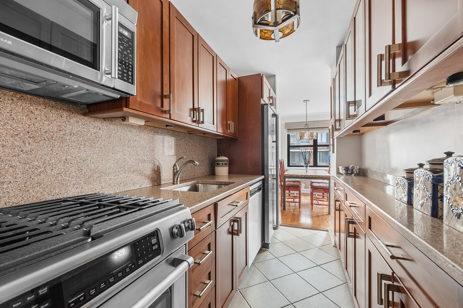 340 East 74th Street, Unit 7E Manhattan, NY 10021 - Photo 6 of 15