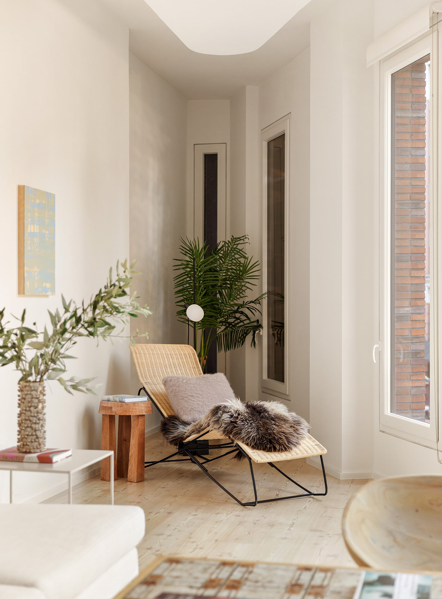 1 Avenue Of The Americas, Unit 2N Manhattan, NY 10013 - Photo 6 of 15 a living room with furniture