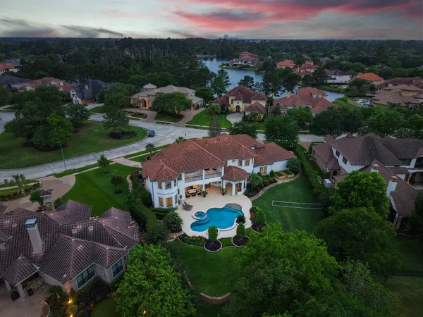 an aerial view of multiple house
