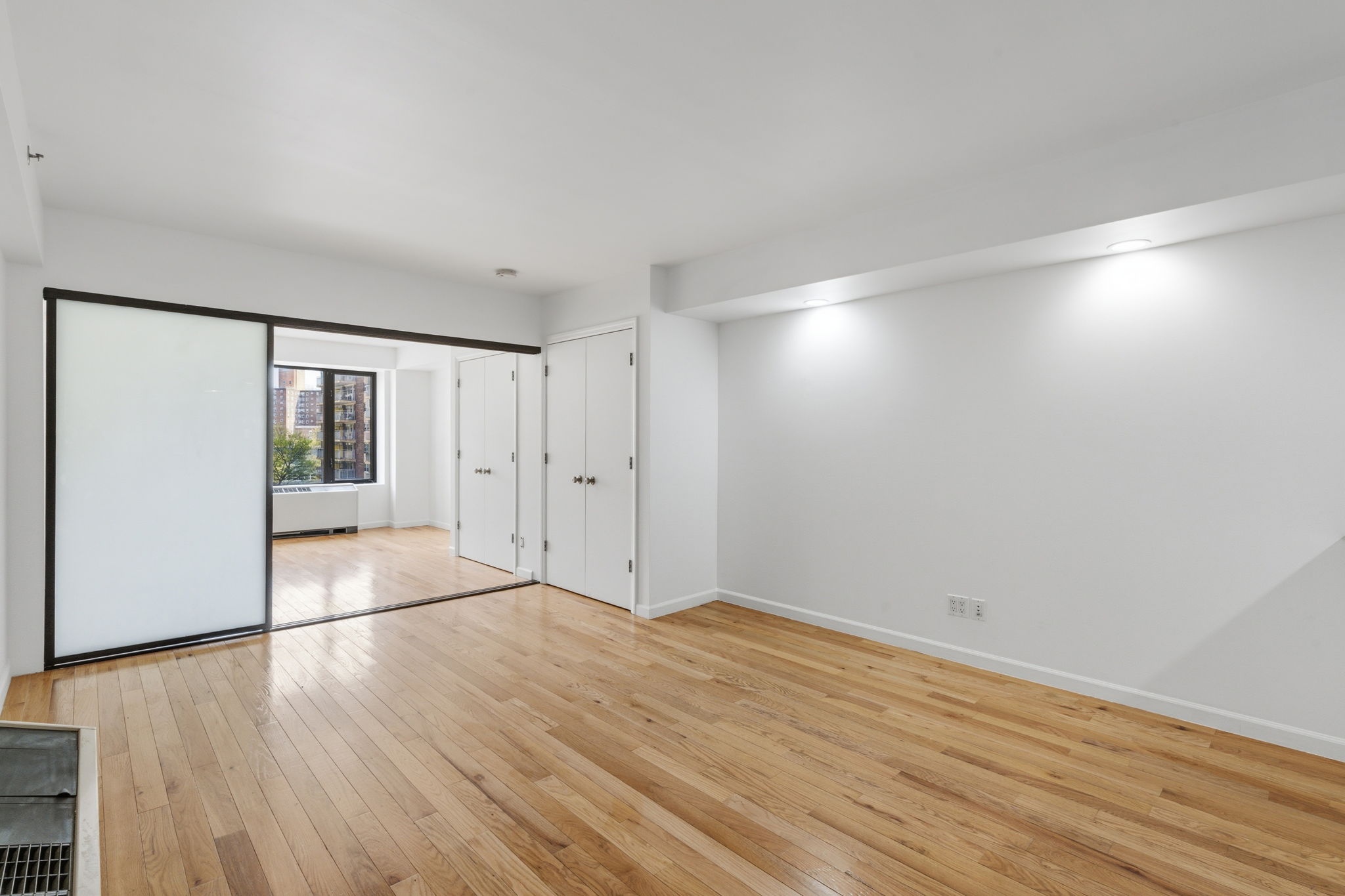 189 Avenue C, Unit 6C Manhattan, NY 10009 - Photo 2 of 11 Gallery Image 2