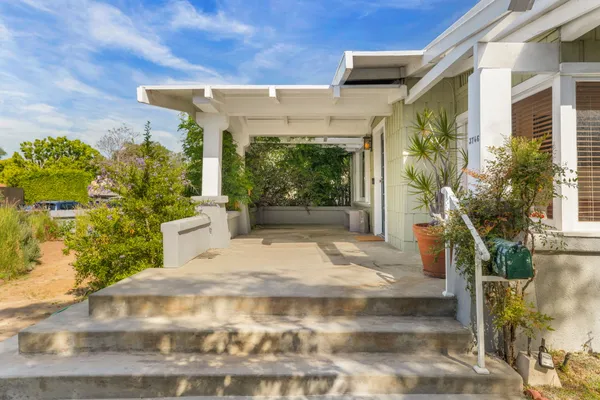 $2,495,000 | 3746 Ocean View Avenue, Los Angeles, CA 90066