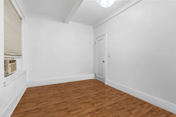 $990,000 | 320 East 57th Street, Unit 4A | Sutton Place