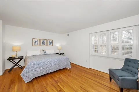Contact Agent | 14 South Duke Street, Rockville, MD 20850