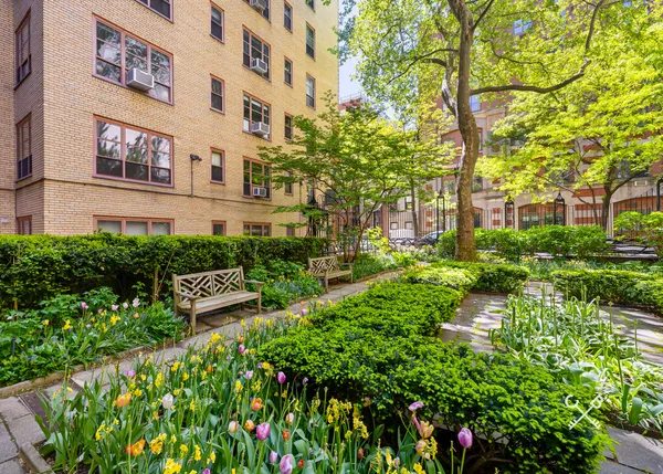 $639,000 | 235 East 22nd Street, Unit 7P | Gramercy