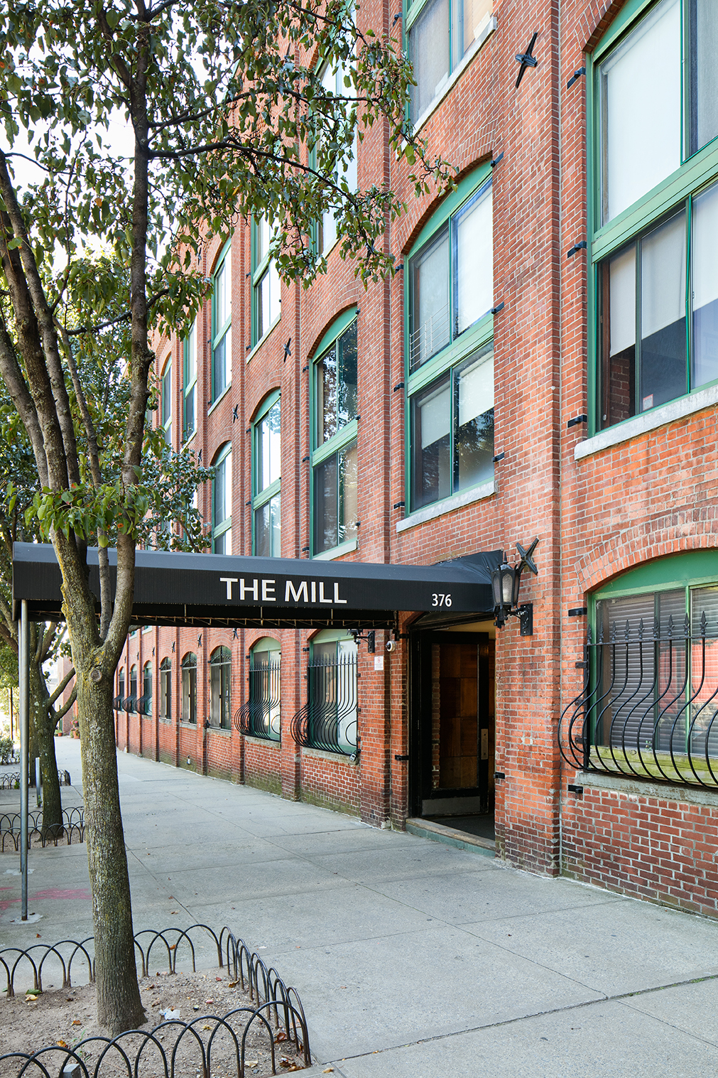 376 President Street, Unit 4D Brooklyn, NY 11231 - Photo 16 of 18 a front view of a building