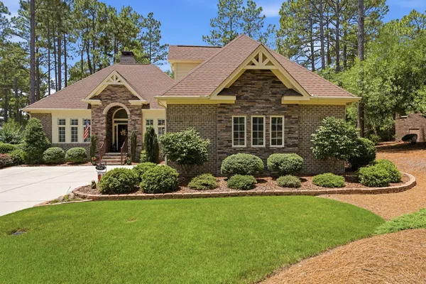 $912,000 | 14 Plantation Drive, Southern Pines, NC 28387