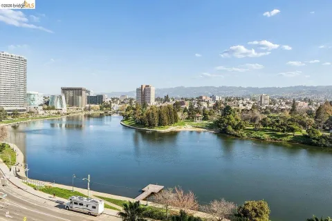 $798,000 | 1 Lakeside Drive, Unit 911, Oakland, CA 94612