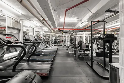 $725,000 | 333 East 43rd Street, Unit 705 | Midtown East
