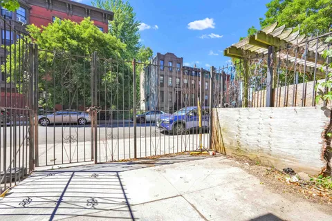 $725,000 | 184 Stuyvesant Avenue, Unit D2 | Bedford-Stuyvesant
