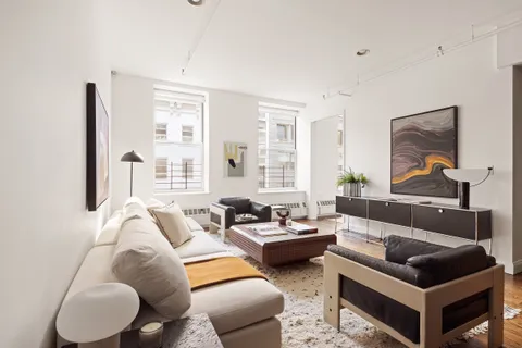 $2,628,000 | 19 Warren Street, Unit 4W | TriBeCa