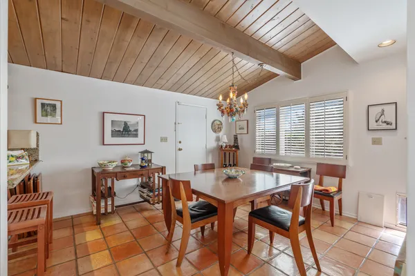 $2,399,000 | 913 Chattanooga Avenue, Pacific Palisades, CA 90272