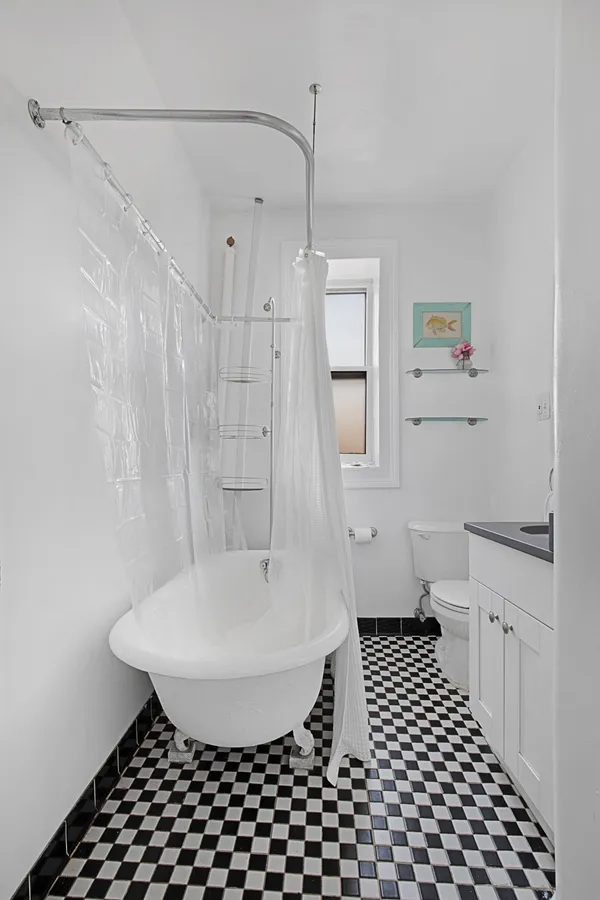 $5,750 | 261 Clinton Street, Unit 4 | Cobble Hill